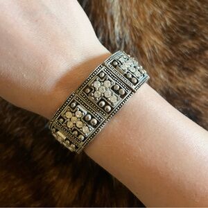 Crystal-Embellished Cross Stretch Bracelet